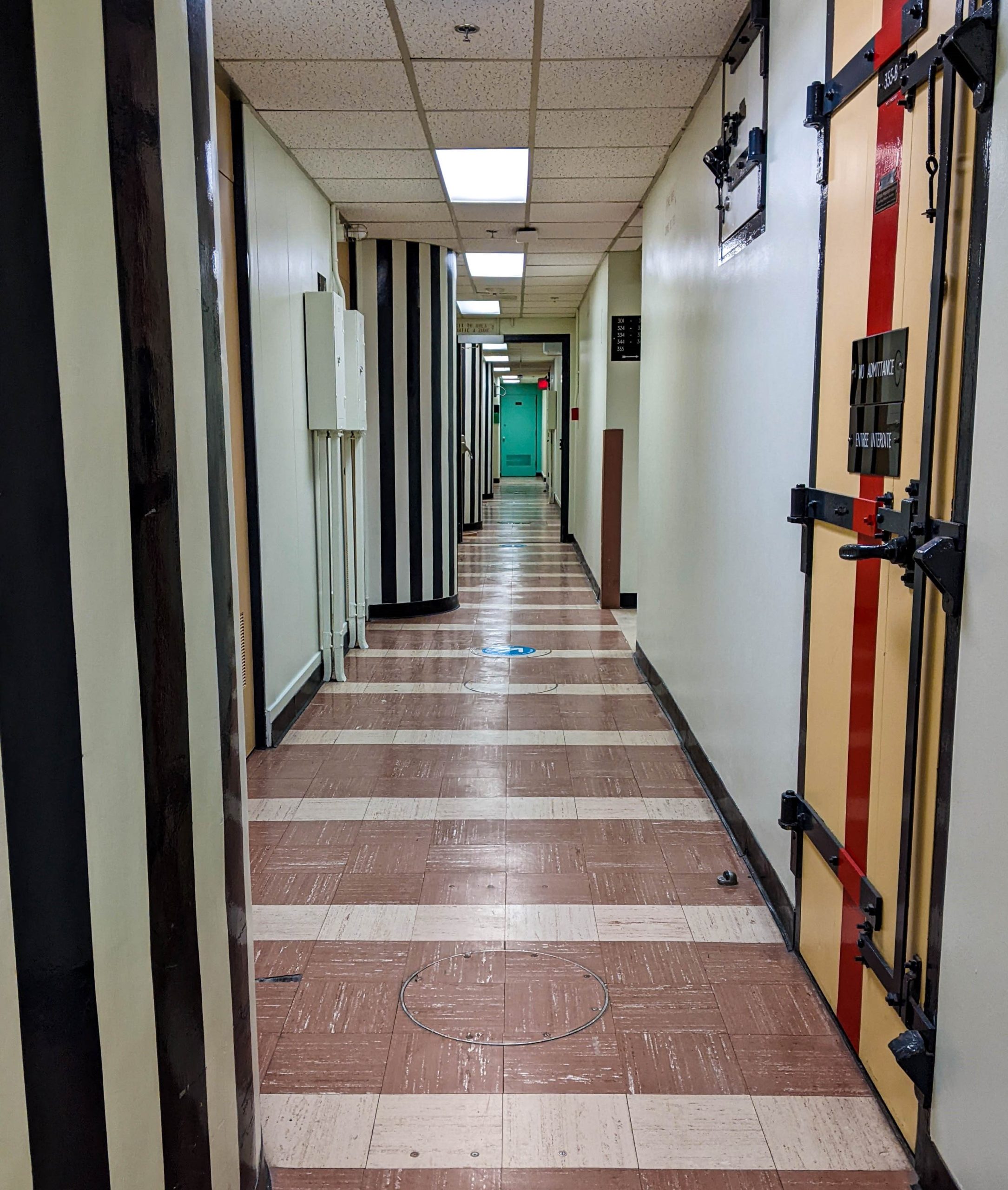 Diefenbunker hallway 